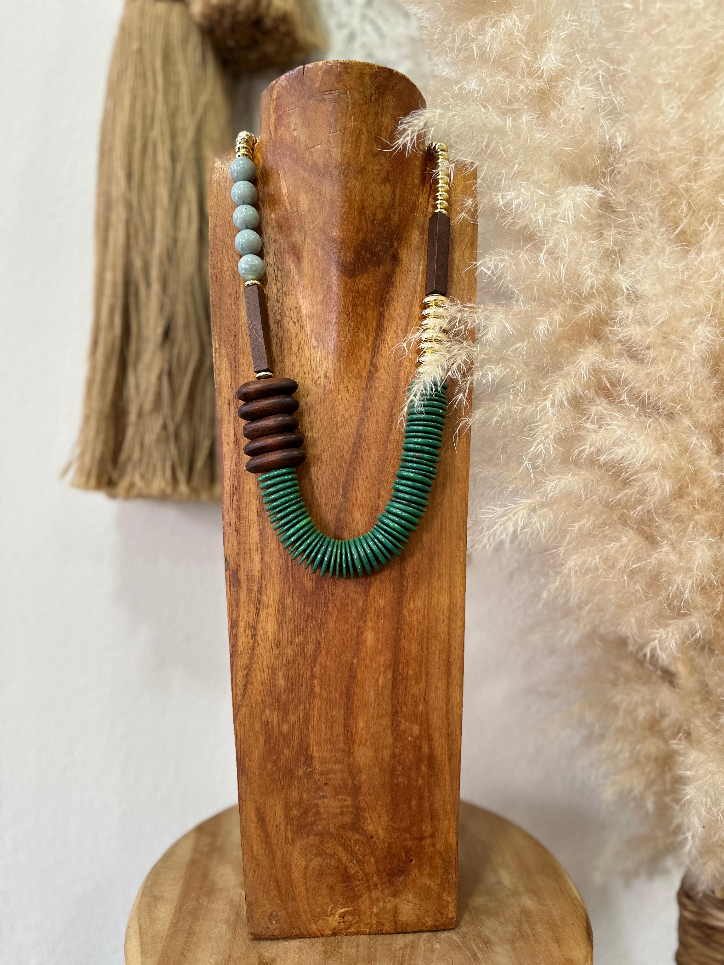 Colar c/madeira CANNES