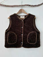 Load image in the gallery viewer,Colete de pelo encaracolado LAMB
