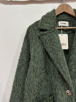 Load image in the gallery viewer,Sobretudo efeito pelúcia c/ franjas MOHAWK
