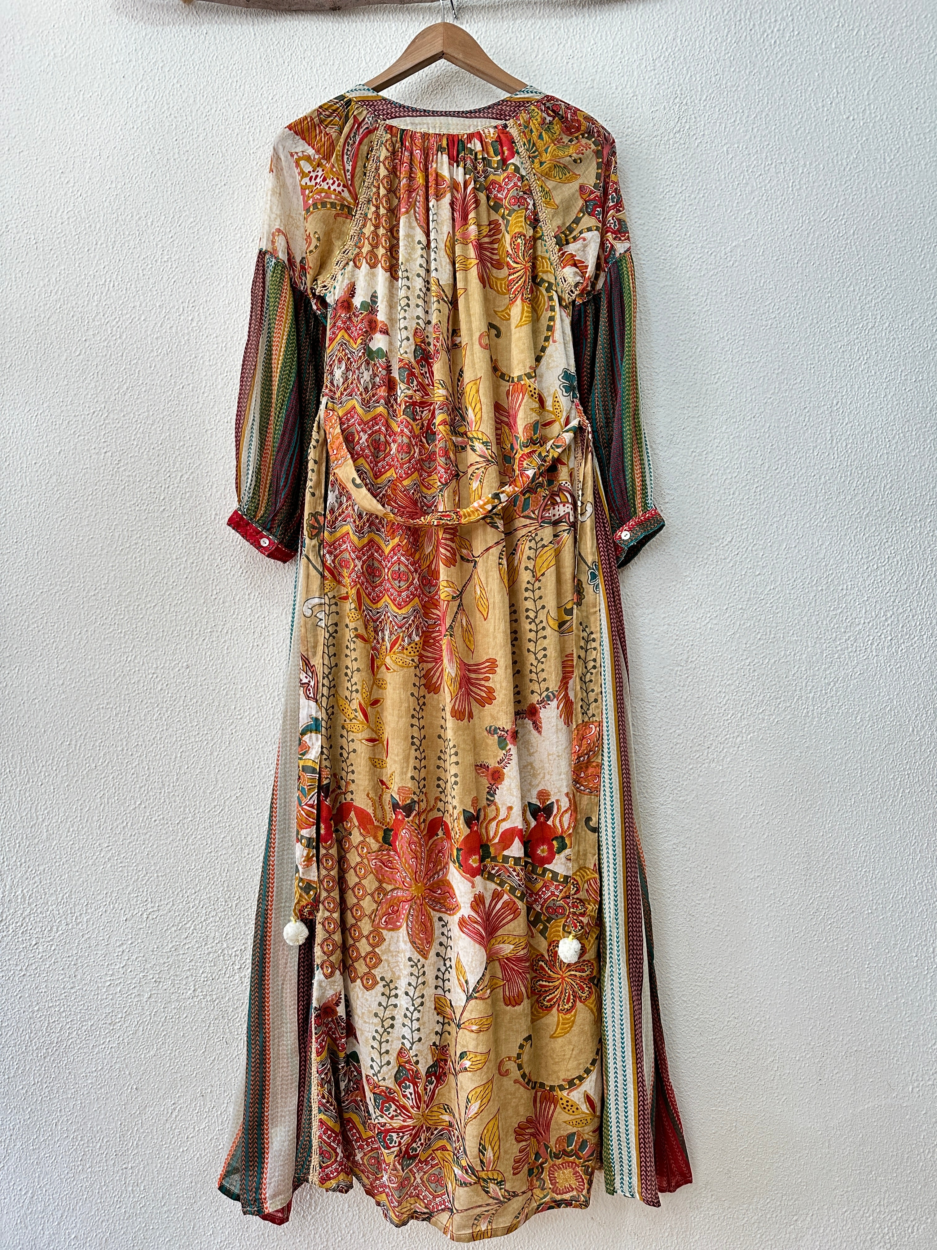 Vestido comprido bordado c/cinto GIPSY