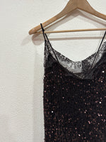 Carregar imagem no visualizador da galeria, Vestido curto assimétrico em veludo c/lantejoulas SAPPHIRE
