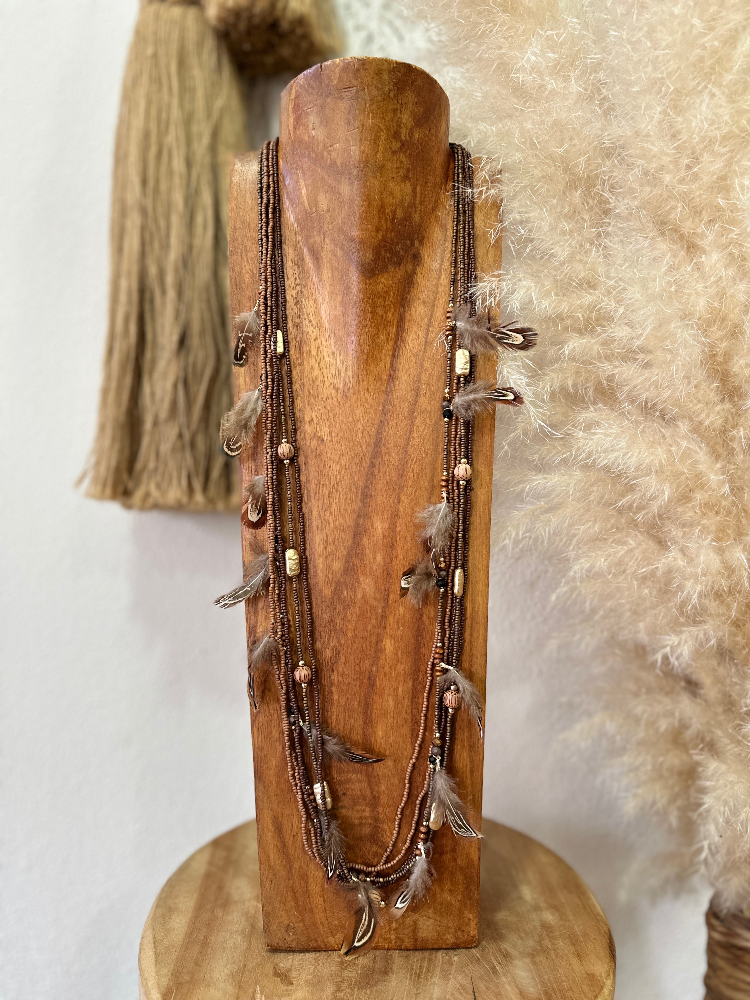 Colar comprido c/penas TUYA