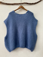 Load image in the gallery viewer,Colete oversize em malha de mohair CLAIRE
