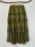 Carregar imagem no visualizador da galeria, Saia em renda c/ folhos CLEO
