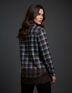 Load image in the gallery viewer,Camisa em flanela c/rendas LUANA
