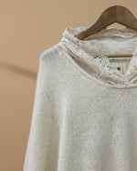 Chargez l'image dans la visionneuse de la galerie,Camisola de malha c/ capuz em renda CHARME
