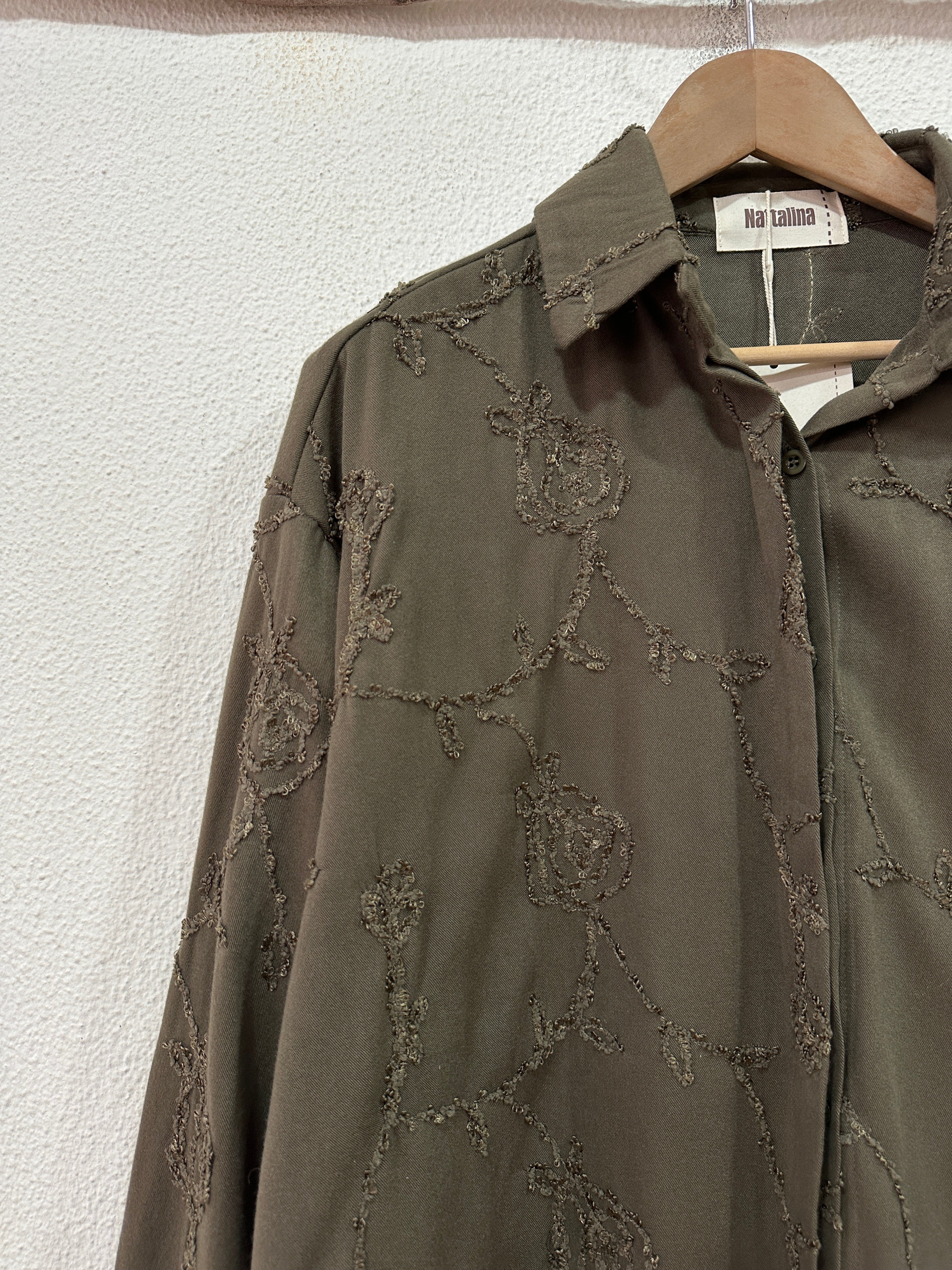 Camisa oversize c/ relevo bordado FOREST