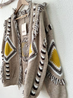 Load image in the gallery viewer,Casaco de malha étnico c/franjas KYRA
