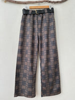 Load image in the gallery viewer,Pantalonas em suede c/cinto SWEDEN
