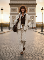 Load image in the gallery viewer,Casaco polar reversível c/ bordados LIVELY
