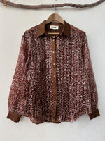 Load image in the gallery viewer,Camisa de lantejoulas c/ transparencia CARAMEL
