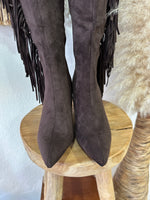 Carregar imagem no visualizador da galeria, Botas /salto fino e franjas COLORADO
