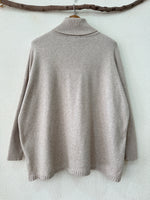 Load image in the gallery viewer,Camisola de malha c/ gola DEBORAH
