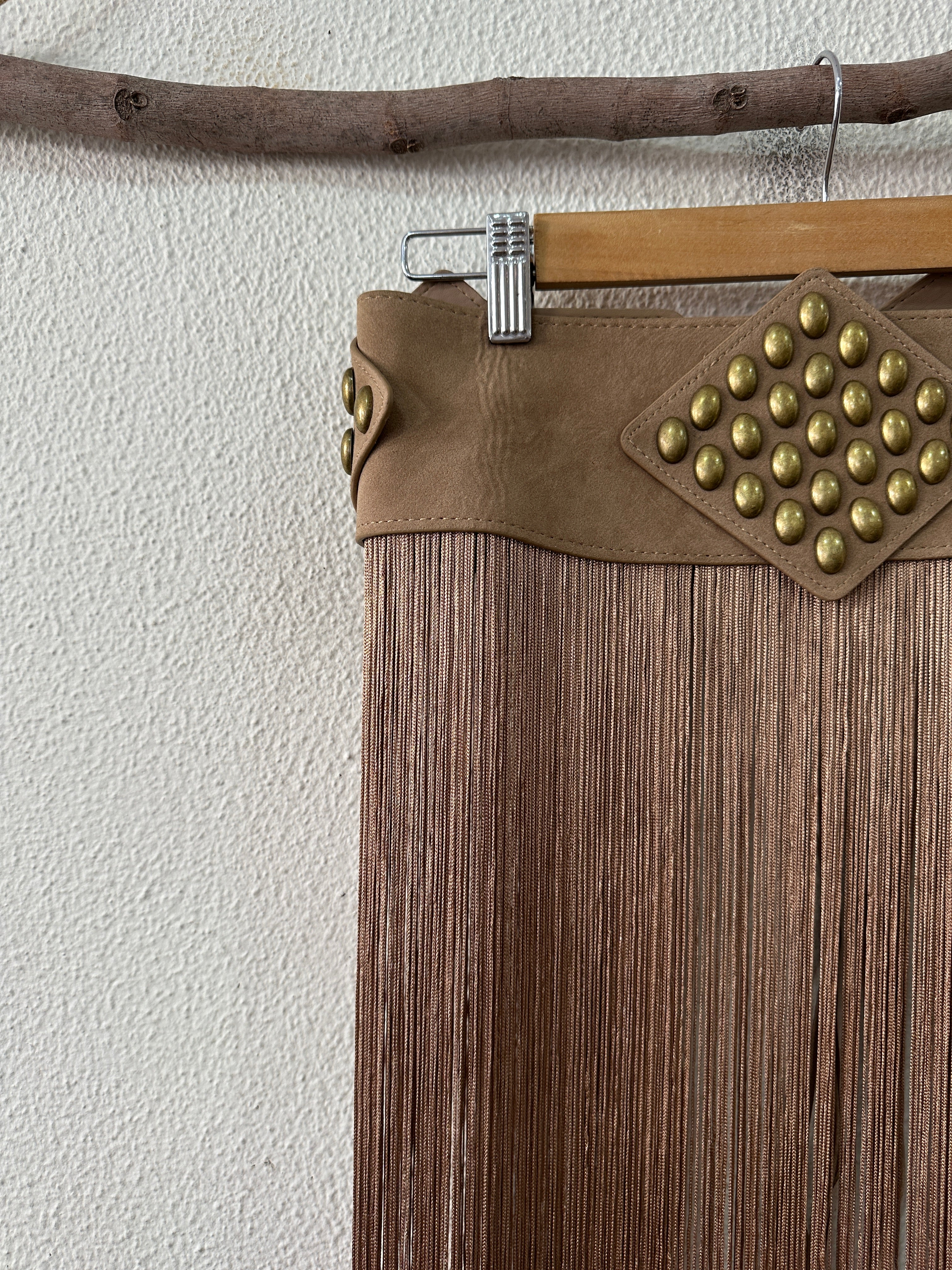 Cinto c/tachas e franjas compridas WEST