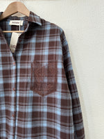 Load image in the gallery viewer,Camisa em flanela c/rendas LUANA
