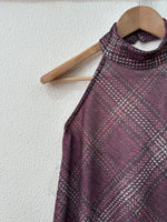 Carregar imagem no visualizador da galeria, Top assimétrico em malha c/ decote halter e renda MEREDITH
