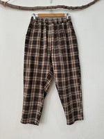 Load image in the gallery viewer,Calças comfort fit em flanela c/ bolsos MILLIE
