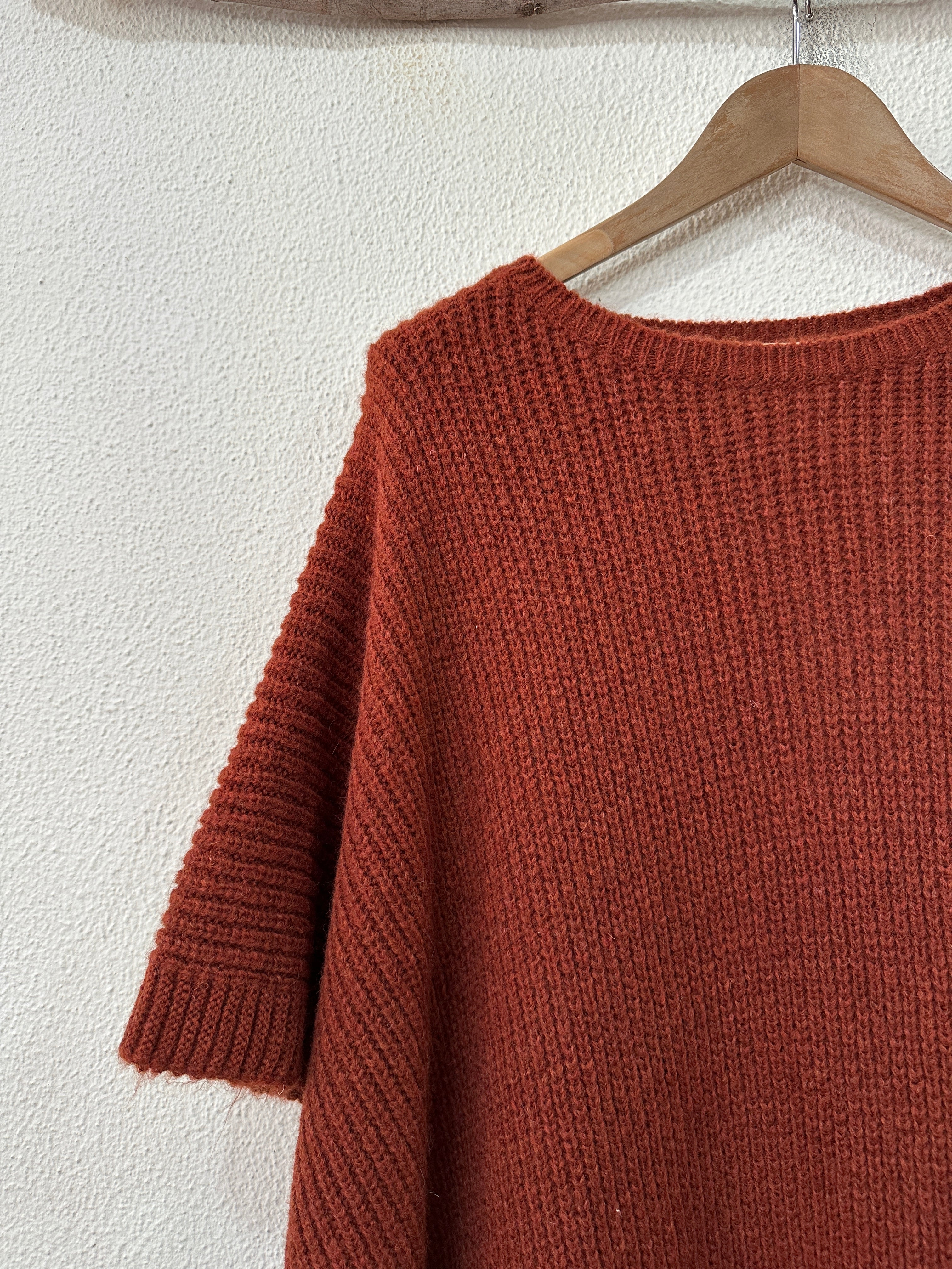 Poncho em malha c/franjas CALÍOPE