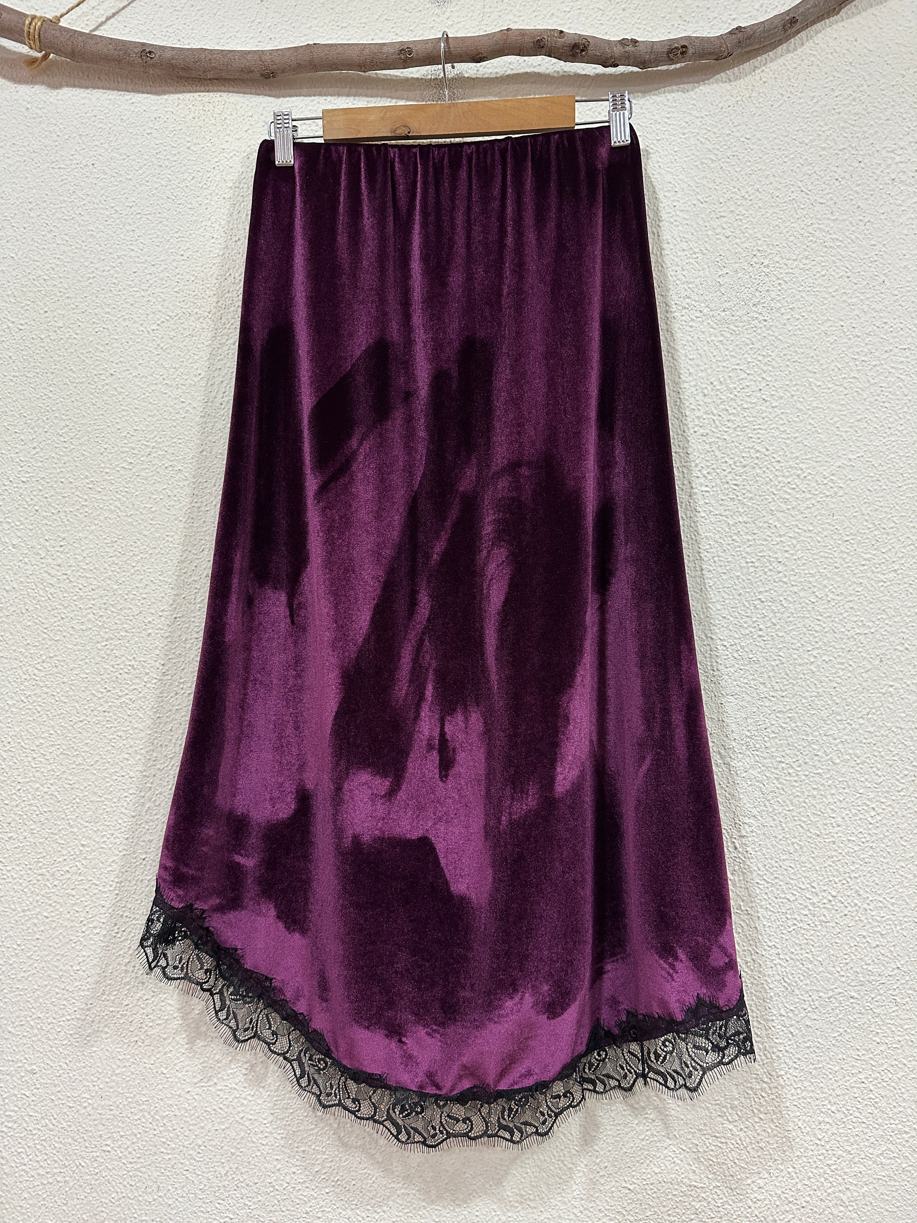 Saia em veludo cristal c/renda AMETHYST