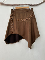 Load image in the gallery viewer,Saia em camurça sintética assimétrica OKLAHOMA
