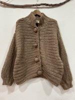 Load image in the gallery viewer,Casaco oversize em malha artesanal MOWEY
