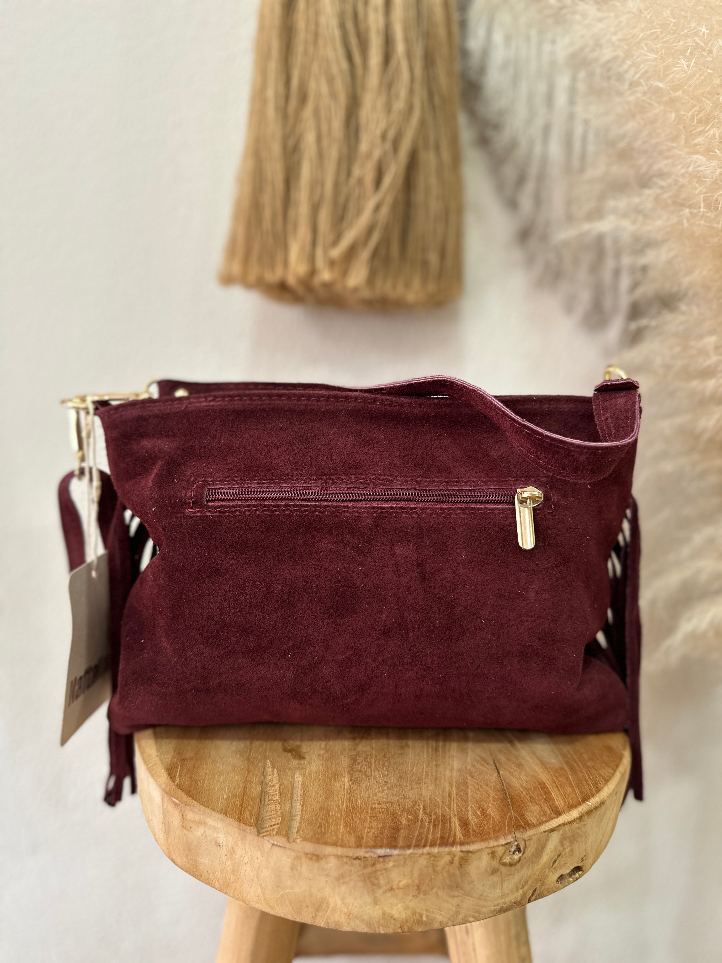 Mala em camurça c/tachas e franjas DEBBIE