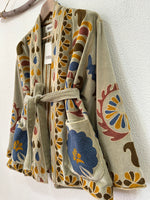 Carica l&#39;immagine nel visualizzatore della galleria,Kimono em veludo bordado DURGA
