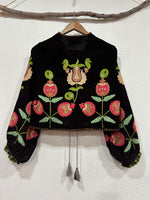 Load image in the gallery viewer,Casaco curto em veludo bordado KERALA
