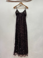 Carregar imagem no visualizador da galeria, Vestido comprido c/ abertura em veludo c/lantejoulas SAPPHIRE
