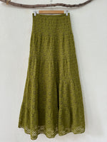 Load image in the gallery viewer,Saia rendada CALLIOPE
