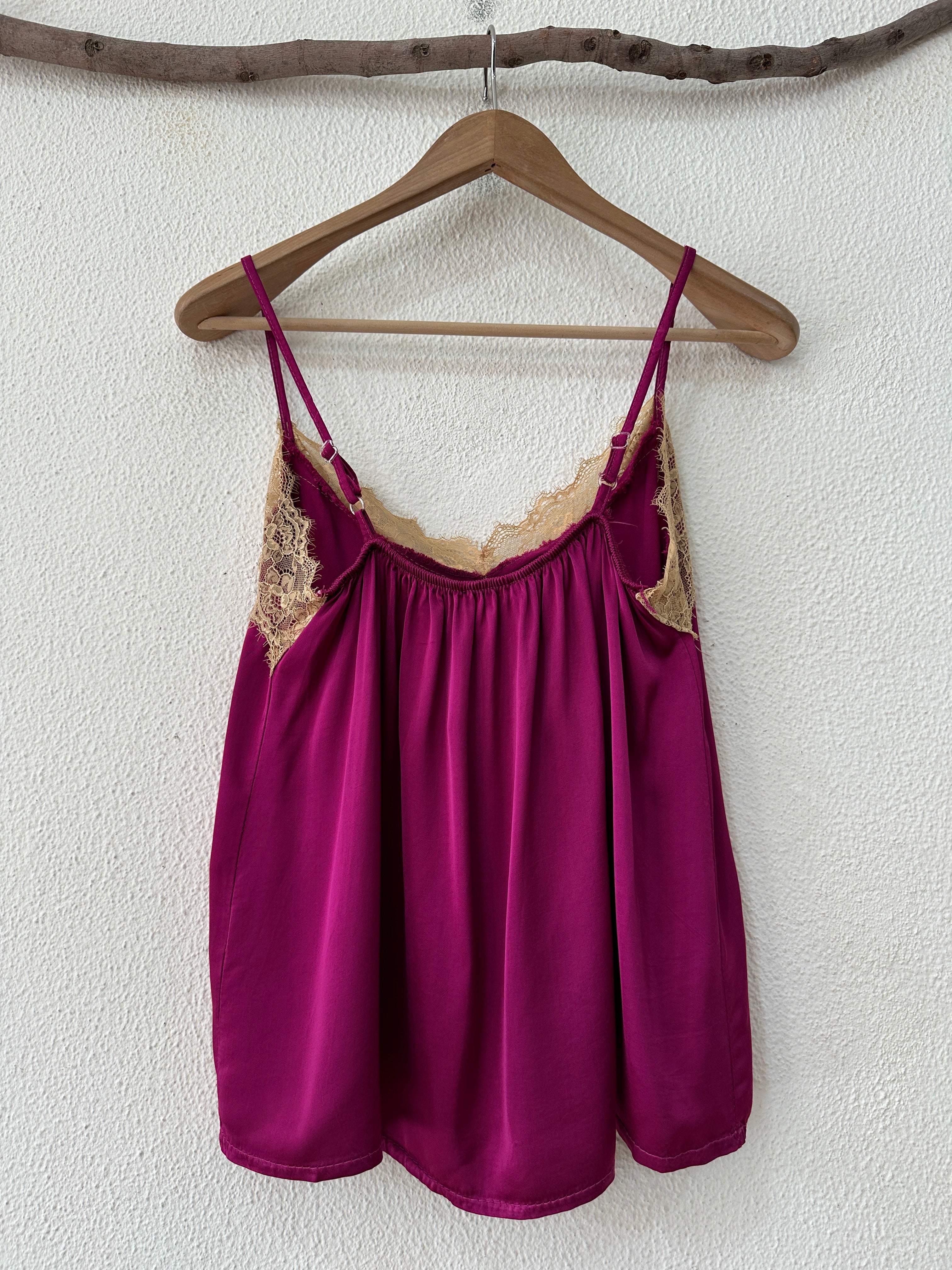 Top acetinado c/ renda FAYE