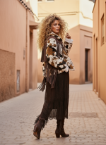 Load image in the gallery viewer,Casaco c/ imitação de pelo e franjas GLORIA
