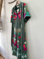 Chargez l'image dans la visionneuse de la galerie,Vestido-camiseiro bordado c/ bolsos MANTRA

