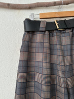 Load image in the gallery viewer,Pantalonas em suede c/cinto SWEDEN
