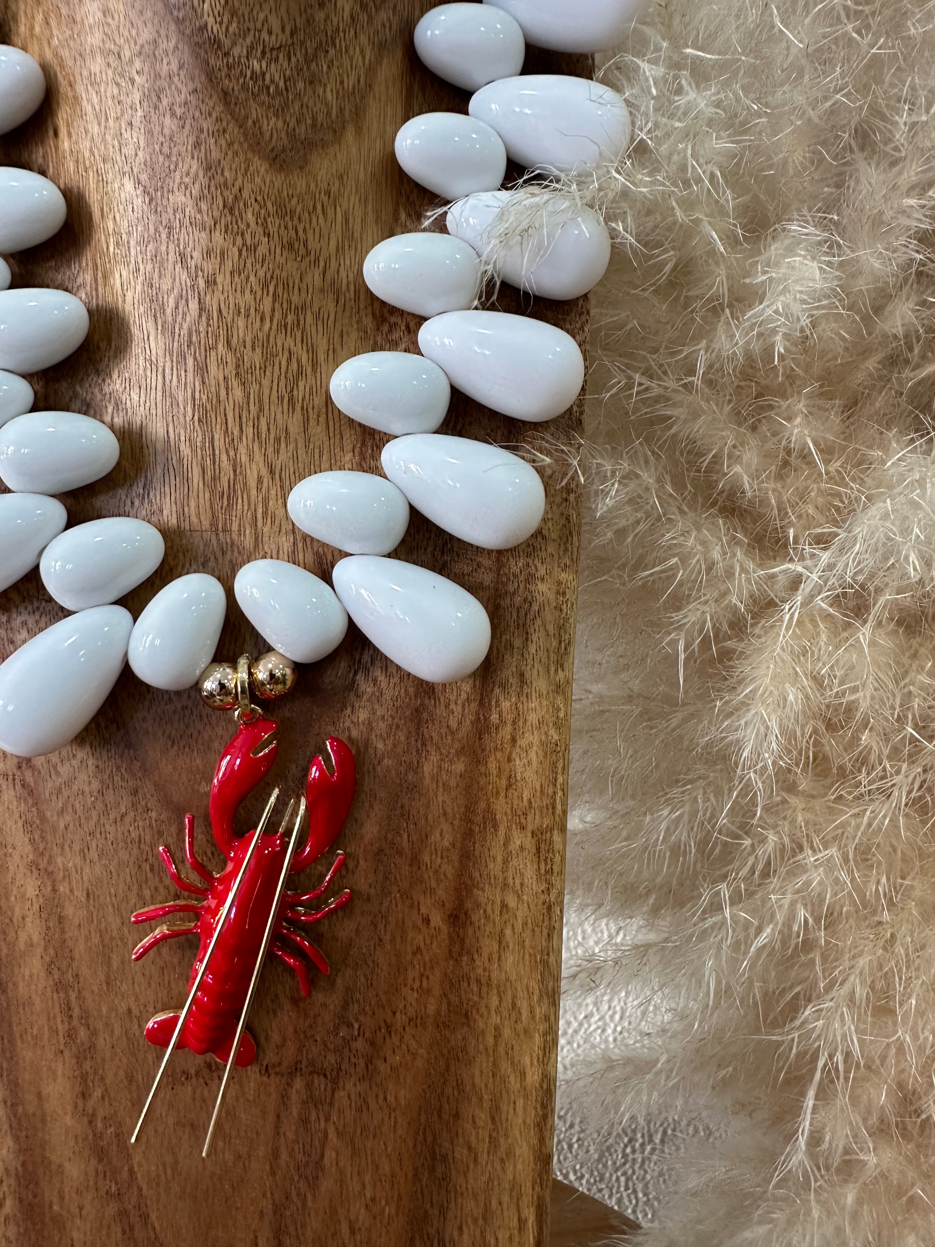 Colar em acrílico resistente LOBSTER