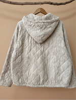 Carregar imagem no visualizador da galeria, Casaco acolchoado c/ bordados GYPSUM
