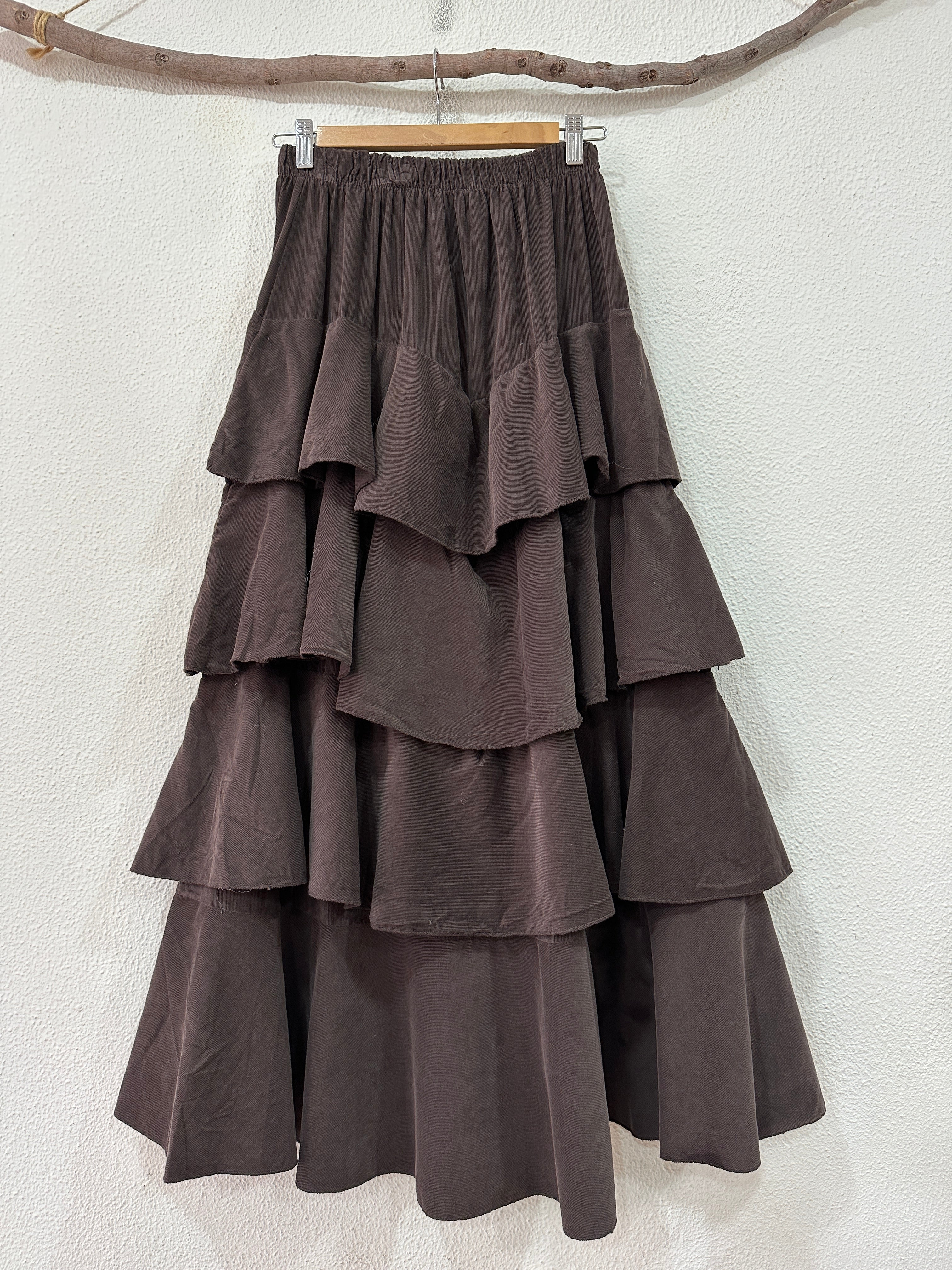 Saia em microbombazina c/ folhos ASPEN