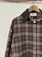 Load image in the gallery viewer,Camisa em flanela c/ renda YOKO
