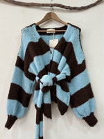 Load image in the gallery viewer,Casaco de malha c/ cachecol BUBBLY
