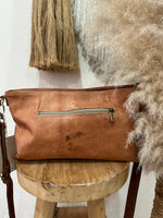 Load image in the gallery viewer,Clutch em pele MEKNÈS
