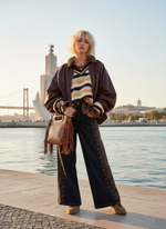 Load image in the gallery viewer,Bomber oversize em ecopele VINO
