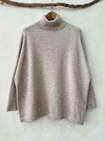 Load image in the gallery viewer,Camisola de malha c/ gola DEBORAH
