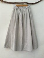 Load image in the gallery viewer,Saia em bombazina c/pregas SECRETS
