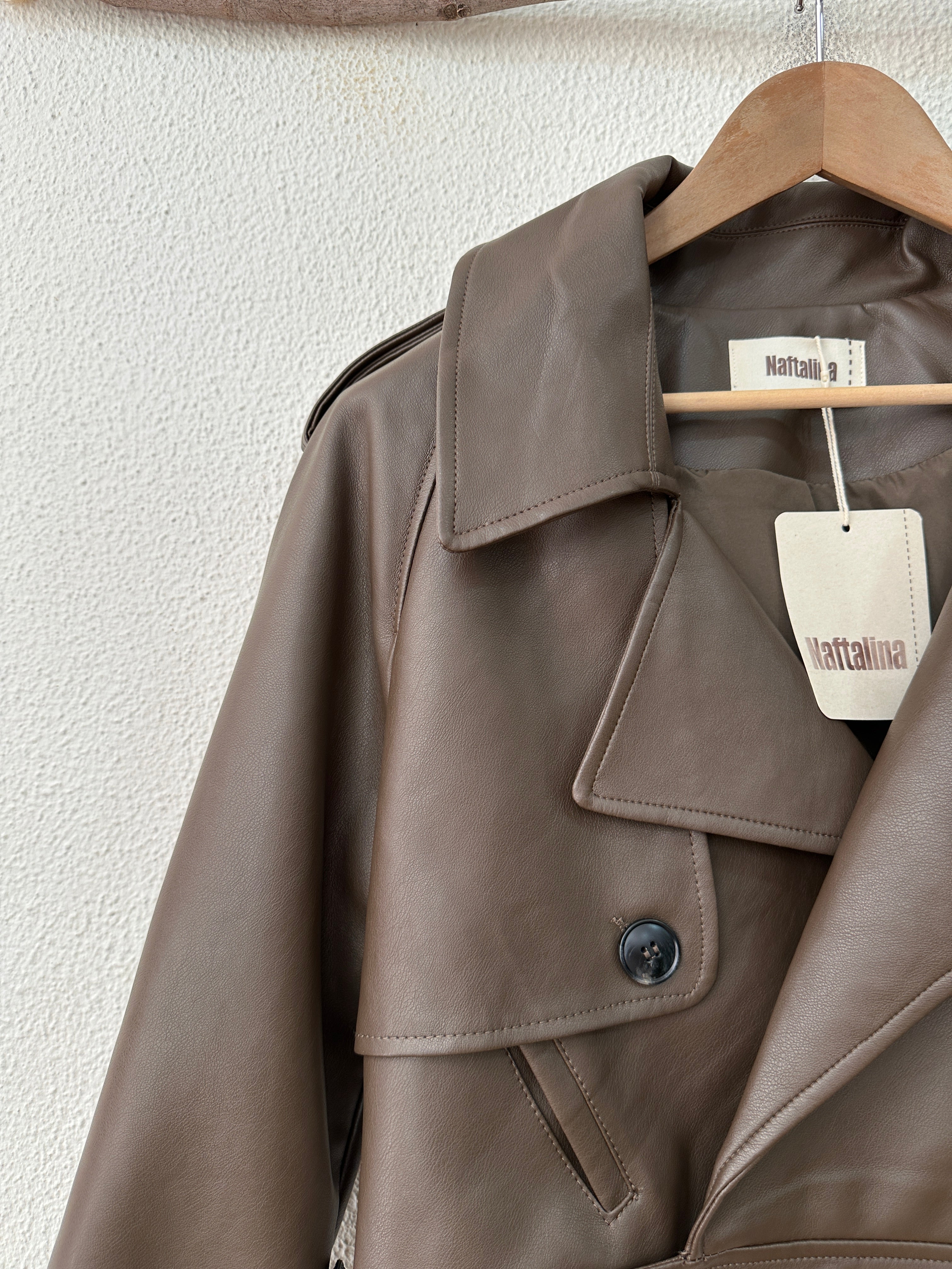 Blusão curto em ecopele BOSTON