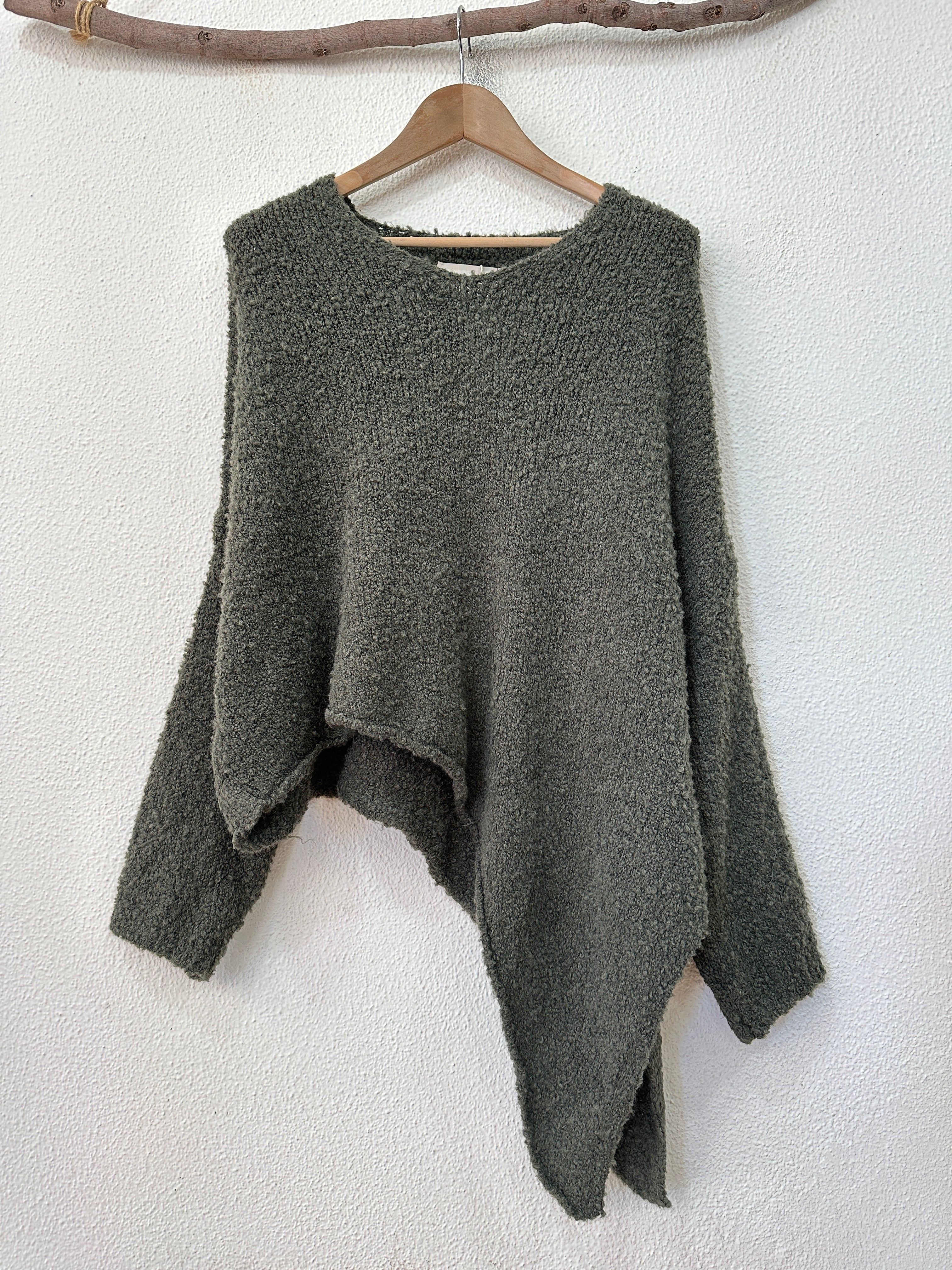 Camisola de malha oversise assimétrica YOLANDA