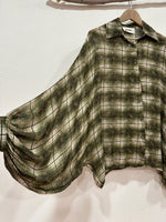 Load image in the gallery viewer,Camisa oversize c/ lã IRISH
