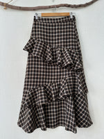 Load image in the gallery viewer,Saia em flanela c/ folhos CAROL
