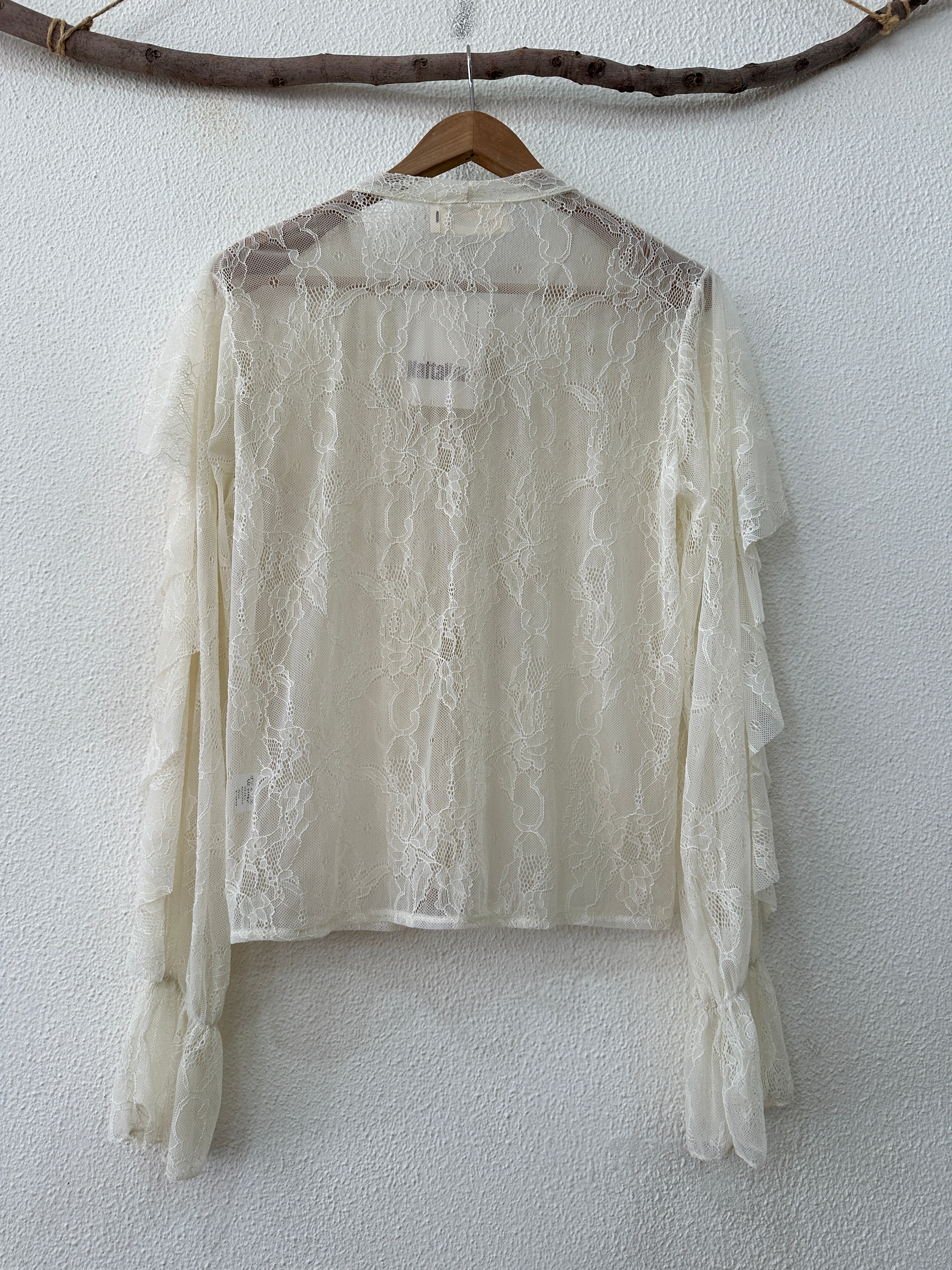 Camisa em renda c/ folhos MARGARETTE