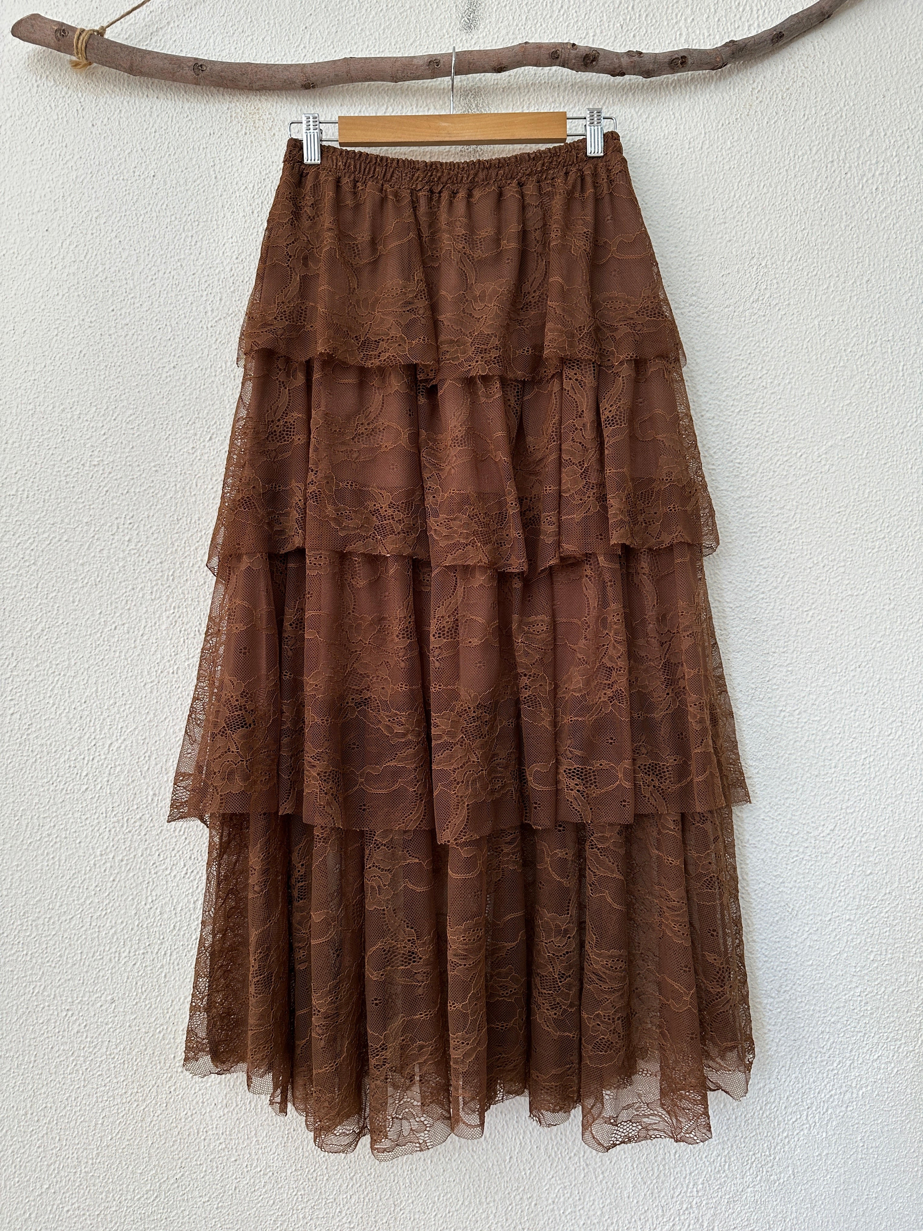 Saia em renda c/ folhos CLEO