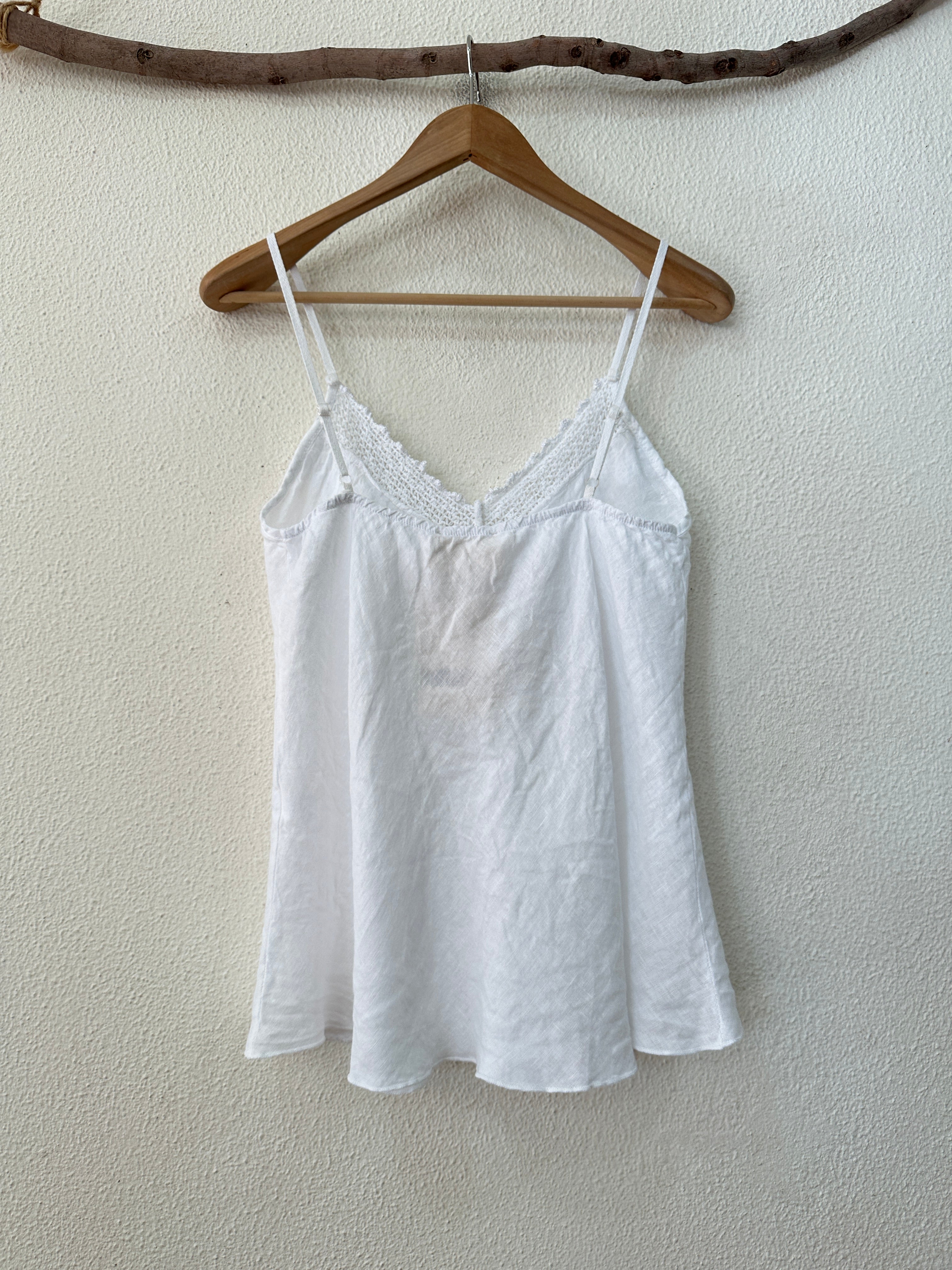 Top em linho c/renda e corte em viés RIVIERA